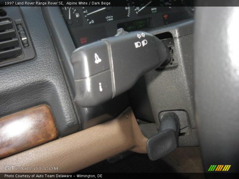 Alpine White / Dark Beige 1997 Land Rover Range Rover SE