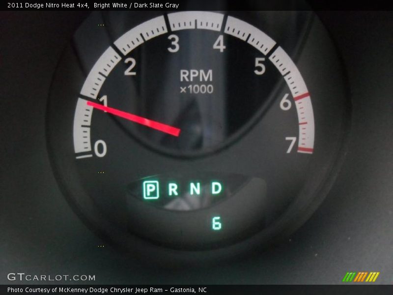 Bright White / Dark Slate Gray 2011 Dodge Nitro Heat 4x4