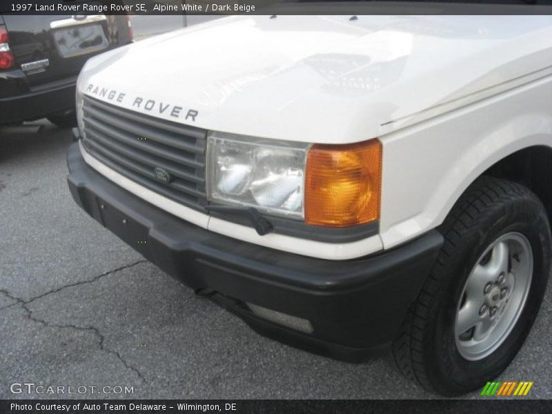 Alpine White / Dark Beige 1997 Land Rover Range Rover SE