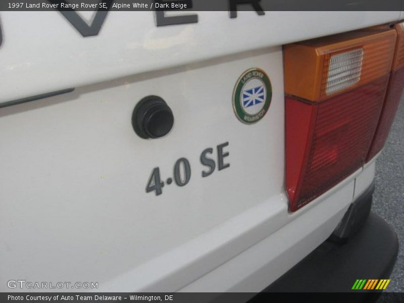 Alpine White / Dark Beige 1997 Land Rover Range Rover SE