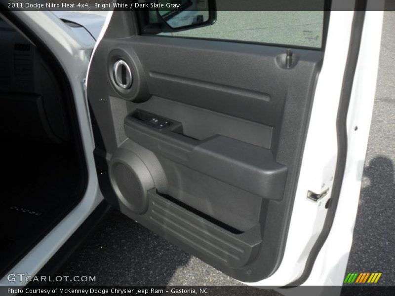 Bright White / Dark Slate Gray 2011 Dodge Nitro Heat 4x4