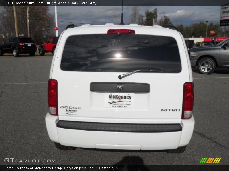 Bright White / Dark Slate Gray 2011 Dodge Nitro Heat