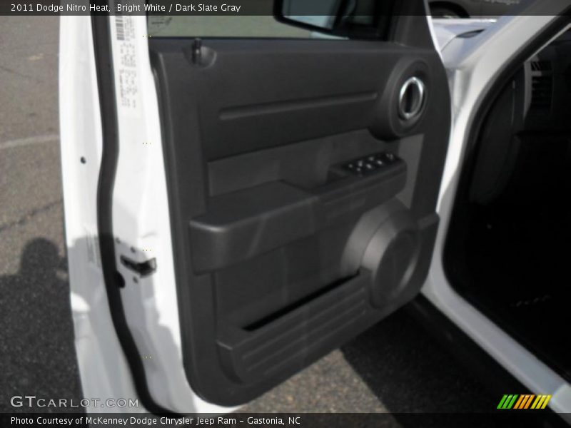 Bright White / Dark Slate Gray 2011 Dodge Nitro Heat
