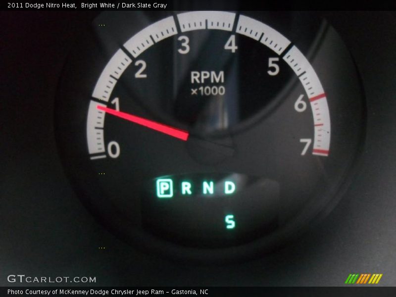 Bright White / Dark Slate Gray 2011 Dodge Nitro Heat