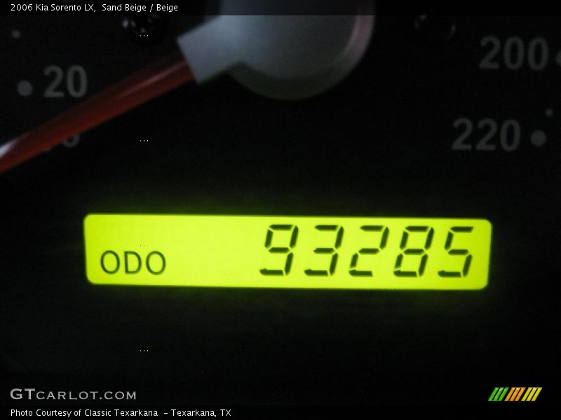 Sand Beige / Beige 2006 Kia Sorento LX