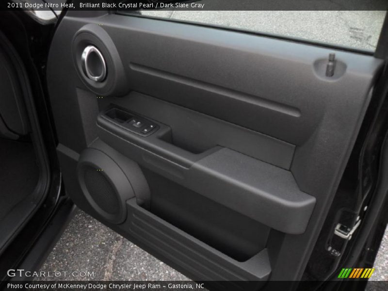 Brilliant Black Crystal Pearl / Dark Slate Gray 2011 Dodge Nitro Heat