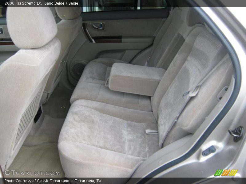 Sand Beige / Beige 2006 Kia Sorento LX