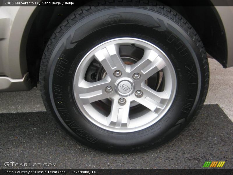 Sand Beige / Beige 2006 Kia Sorento LX