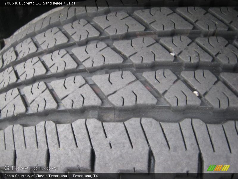 Sand Beige / Beige 2006 Kia Sorento LX