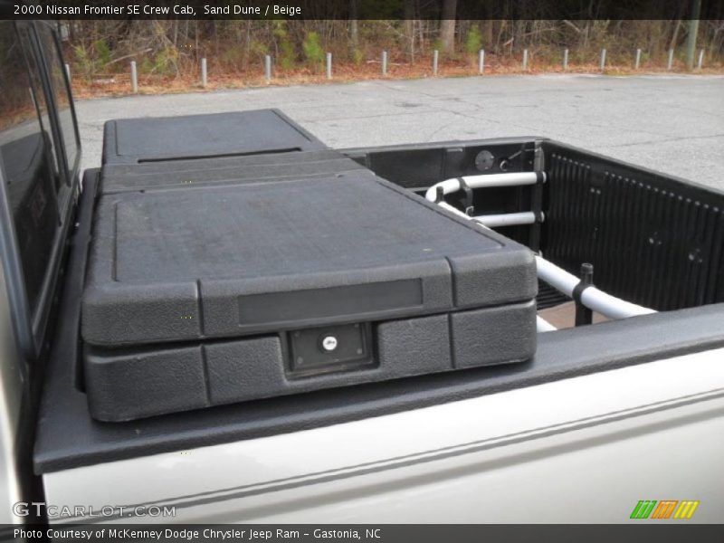 Sand Dune / Beige 2000 Nissan Frontier SE Crew Cab