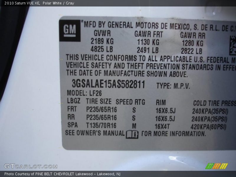 Polar White / Gray 2010 Saturn VUE XE