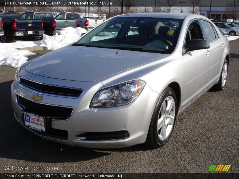 Front 3/4 View of 2010 Malibu LS Sedan