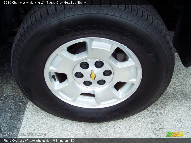 Taupe Gray Metallic / Ebony 2010 Chevrolet Avalanche LS