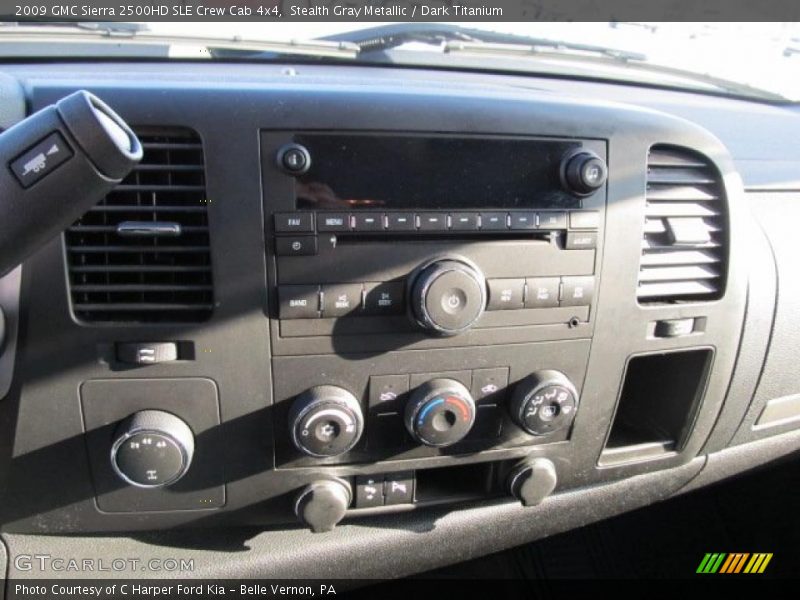 Controls of 2009 Sierra 2500HD SLE Crew Cab 4x4