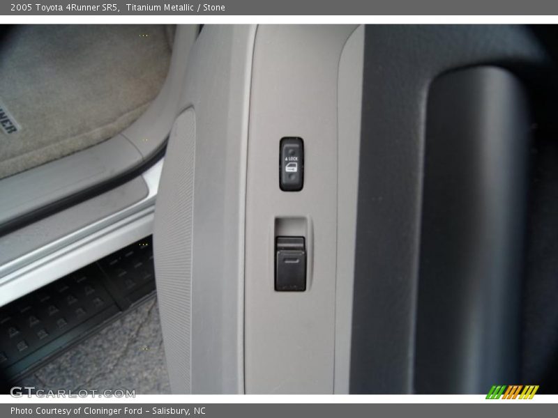 Titanium Metallic / Stone 2005 Toyota 4Runner SR5