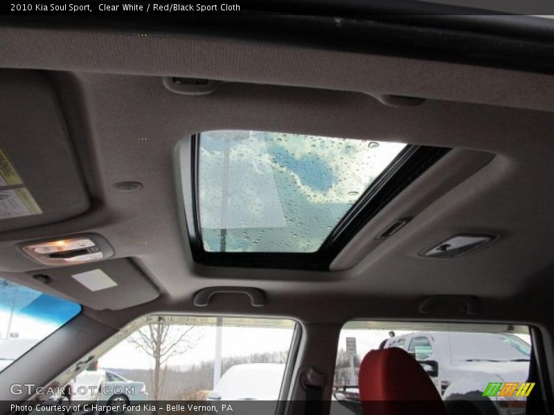 Clear White / Red/Black Sport Cloth 2010 Kia Soul Sport