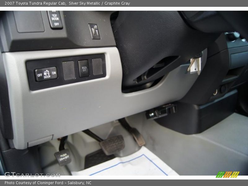 Silver Sky Metallic / Graphite Gray 2007 Toyota Tundra Regular Cab