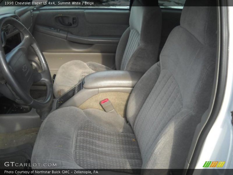 Summit White / Beige 1998 Chevrolet Blazer LS 4x4