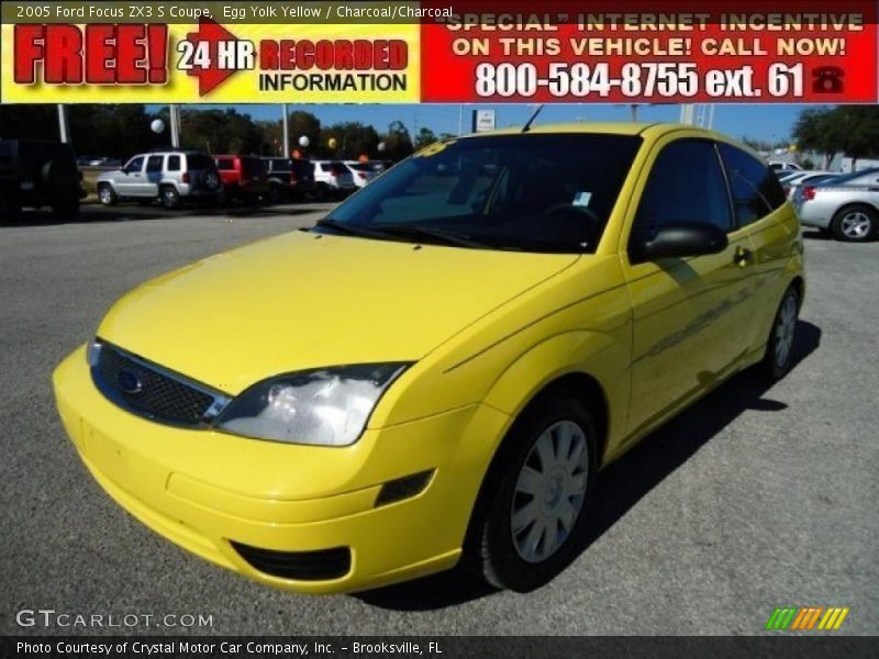 Egg Yolk Yellow / Charcoal/Charcoal 2005 Ford Focus ZX3 S Coupe