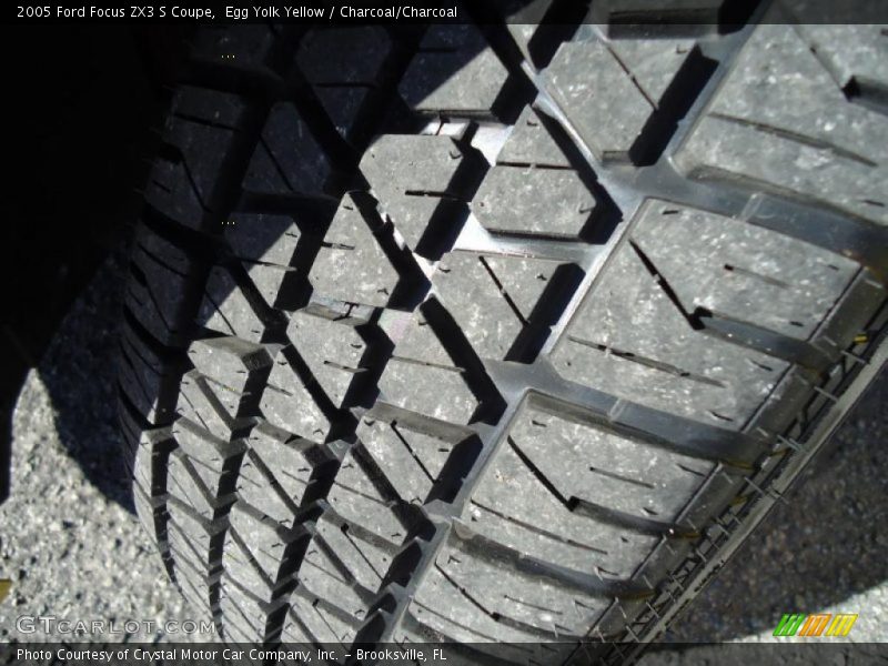 Egg Yolk Yellow / Charcoal/Charcoal 2005 Ford Focus ZX3 S Coupe