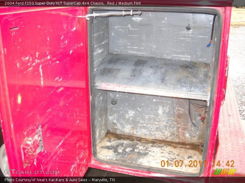 Red / Medium Flint 2004 Ford F350 Super Duty XLT SuperCab 4x4 Chassis