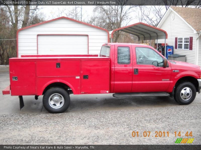 Red / Medium Flint 2004 Ford F350 Super Duty XLT SuperCab 4x4 Chassis