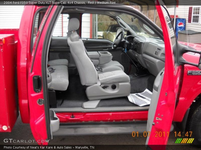 Red / Medium Flint 2004 Ford F350 Super Duty XLT SuperCab 4x4 Chassis