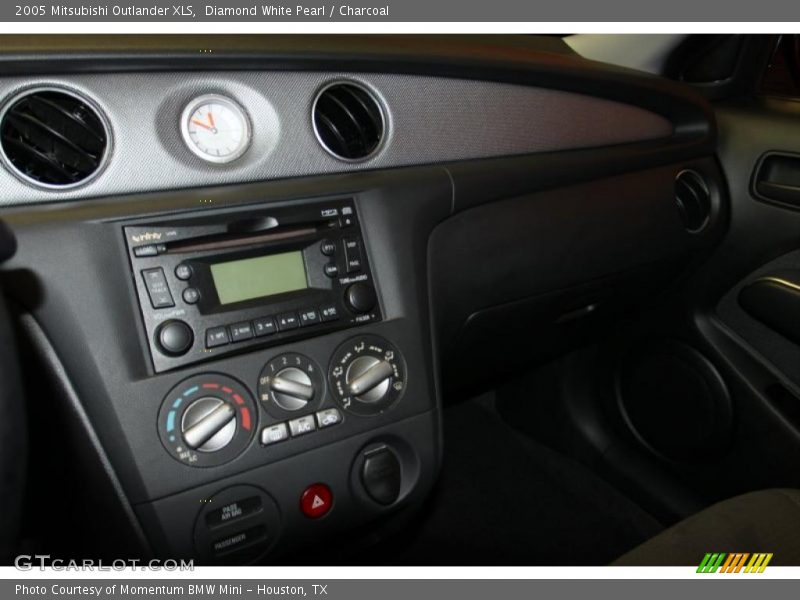 Diamond White Pearl / Charcoal 2005 Mitsubishi Outlander XLS