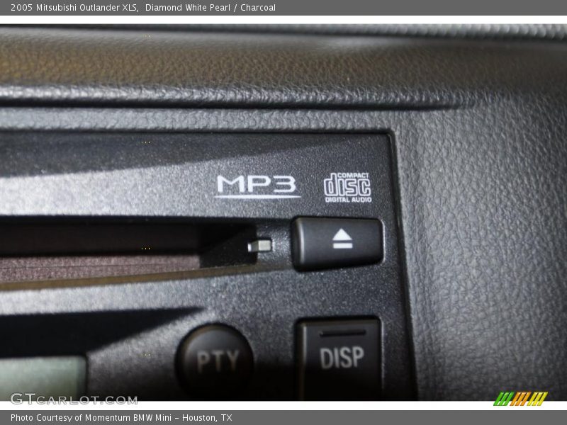 Diamond White Pearl / Charcoal 2005 Mitsubishi Outlander XLS