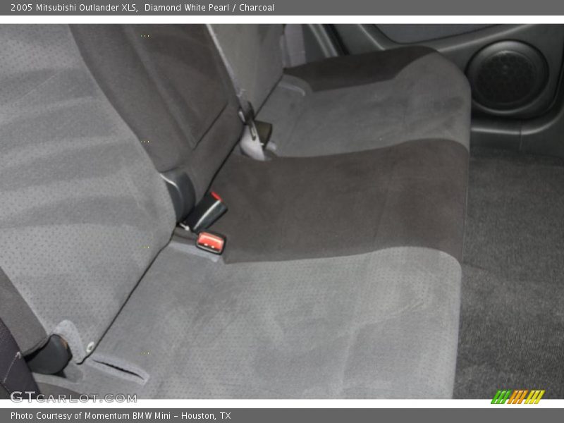 Diamond White Pearl / Charcoal 2005 Mitsubishi Outlander XLS