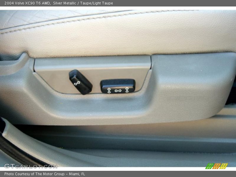 Silver Metallic / Taupe/Light Taupe 2004 Volvo XC90 T6 AWD