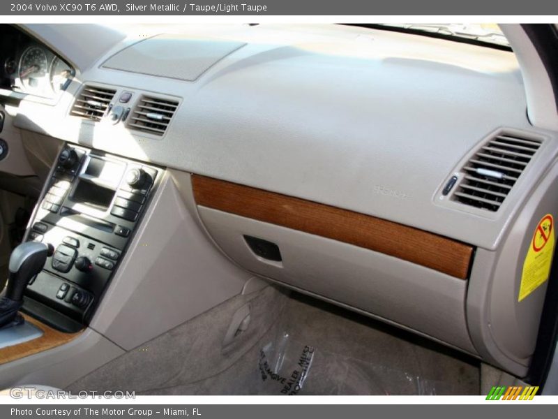 Silver Metallic / Taupe/Light Taupe 2004 Volvo XC90 T6 AWD