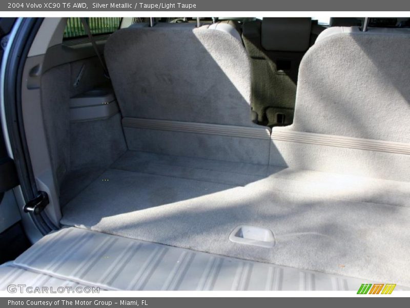 Silver Metallic / Taupe/Light Taupe 2004 Volvo XC90 T6 AWD