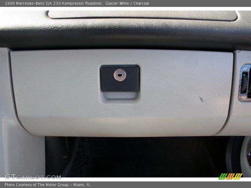 Glacier White / Charcoal 1999 Mercedes-Benz SLK 230 Kompressor Roadster