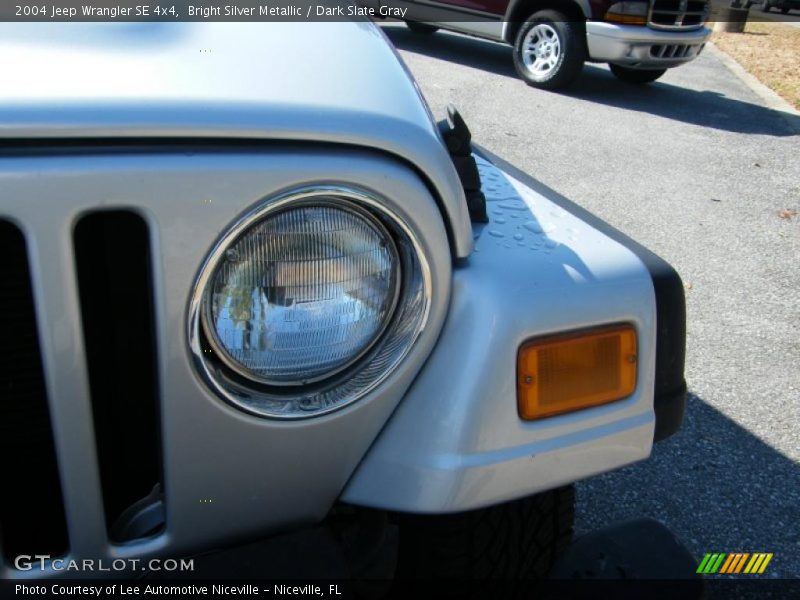 Bright Silver Metallic / Dark Slate Gray 2004 Jeep Wrangler SE 4x4