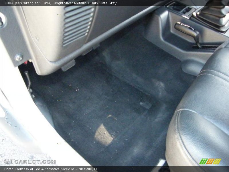 Bright Silver Metallic / Dark Slate Gray 2004 Jeep Wrangler SE 4x4