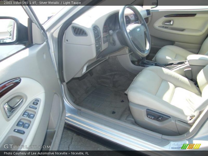 Silver Metallic / Light Taupe 2003 Volvo S40 1.9T