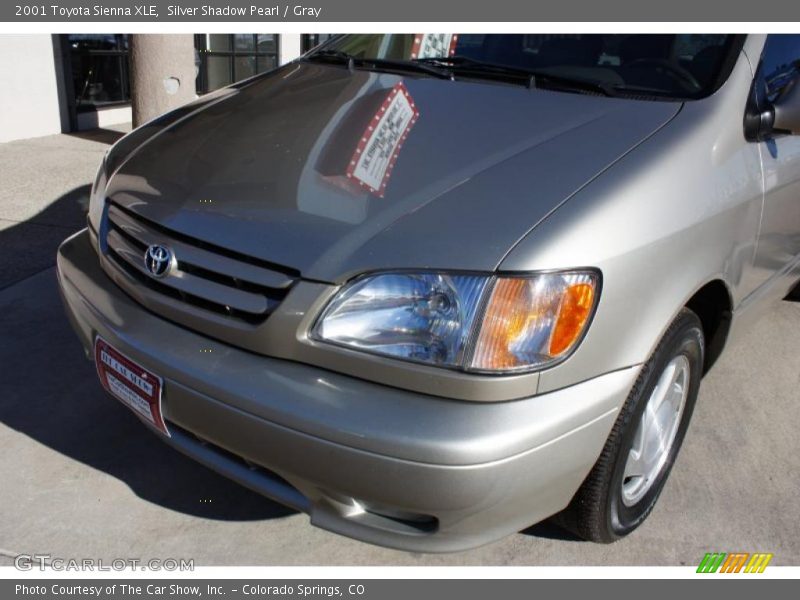 Silver Shadow Pearl / Gray 2001 Toyota Sienna XLE