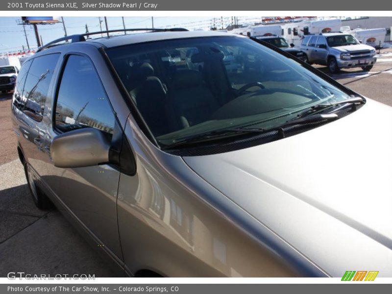 Silver Shadow Pearl / Gray 2001 Toyota Sienna XLE