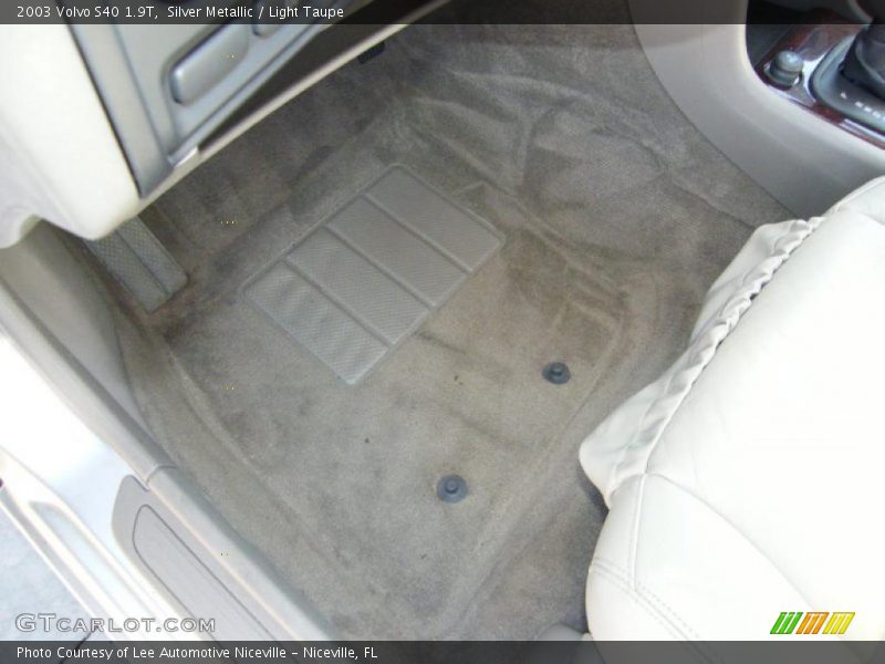 Silver Metallic / Light Taupe 2003 Volvo S40 1.9T