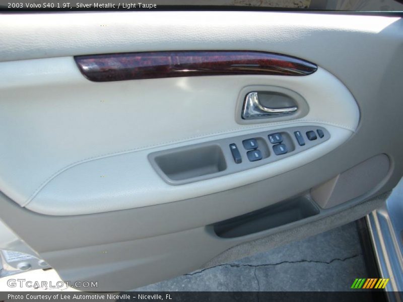 Silver Metallic / Light Taupe 2003 Volvo S40 1.9T