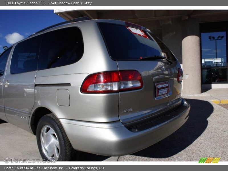 Silver Shadow Pearl / Gray 2001 Toyota Sienna XLE