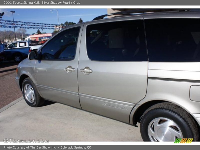 Silver Shadow Pearl / Gray 2001 Toyota Sienna XLE
