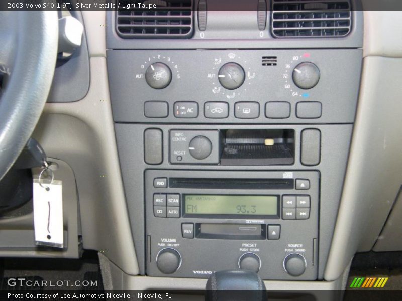Silver Metallic / Light Taupe 2003 Volvo S40 1.9T