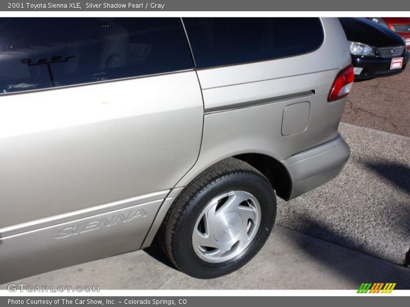 Silver Shadow Pearl / Gray 2001 Toyota Sienna XLE