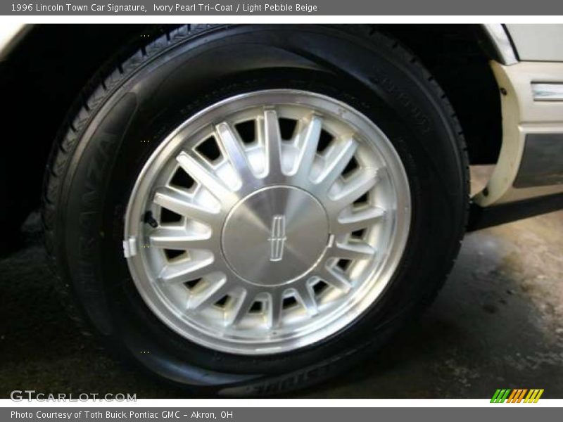 Ivory Pearl Tri-Coat / Light Pebble Beige 1996 Lincoln Town Car Signature