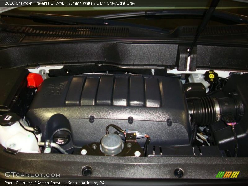 Summit White / Dark Gray/Light Gray 2010 Chevrolet Traverse LT AWD