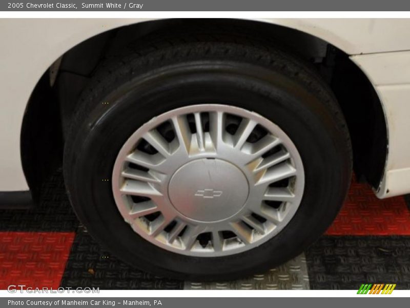Summit White / Gray 2005 Chevrolet Classic