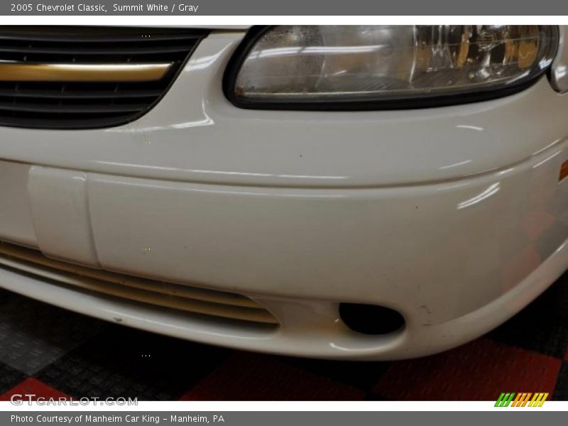 Summit White / Gray 2005 Chevrolet Classic