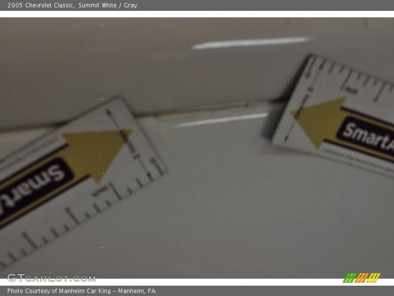 Summit White / Gray 2005 Chevrolet Classic